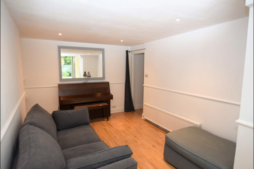 Regents Park Road, Primrose Hill, London, NW1 - Image 4 Regents Park Road, Primrose Hill, London, NW1 - Image 4