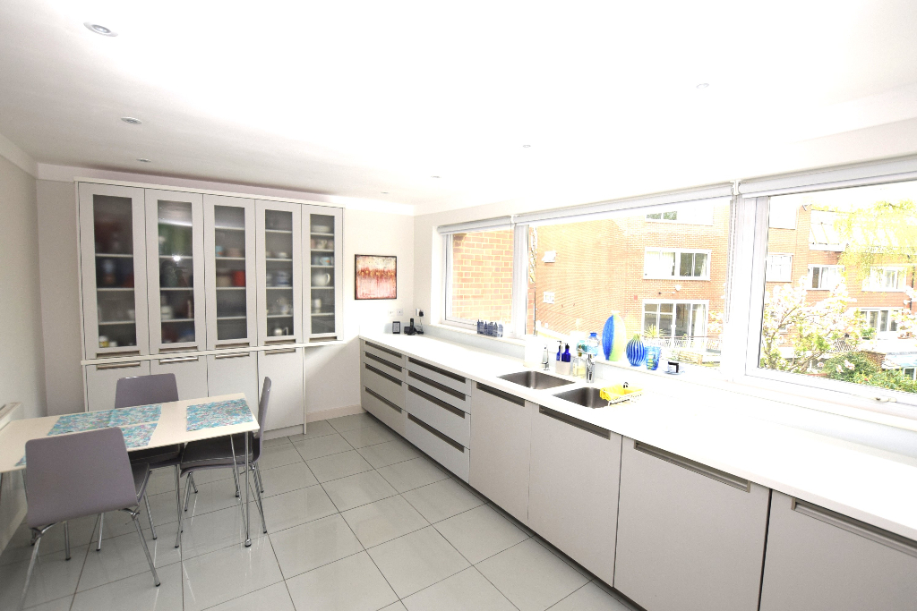 Meadowbank, Primrose Hill, London, NW3 - Image 7 Meadowbank, Primrose Hill, London, NW3 - Image 7